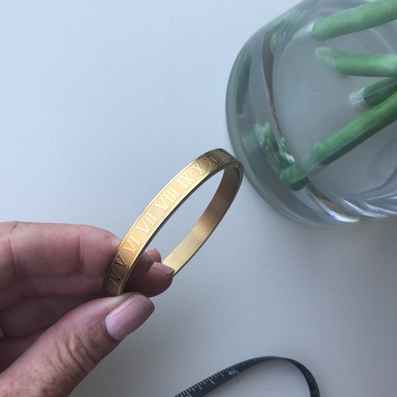 Gold tone Roman numeral bracelet - Picture 13 of 13